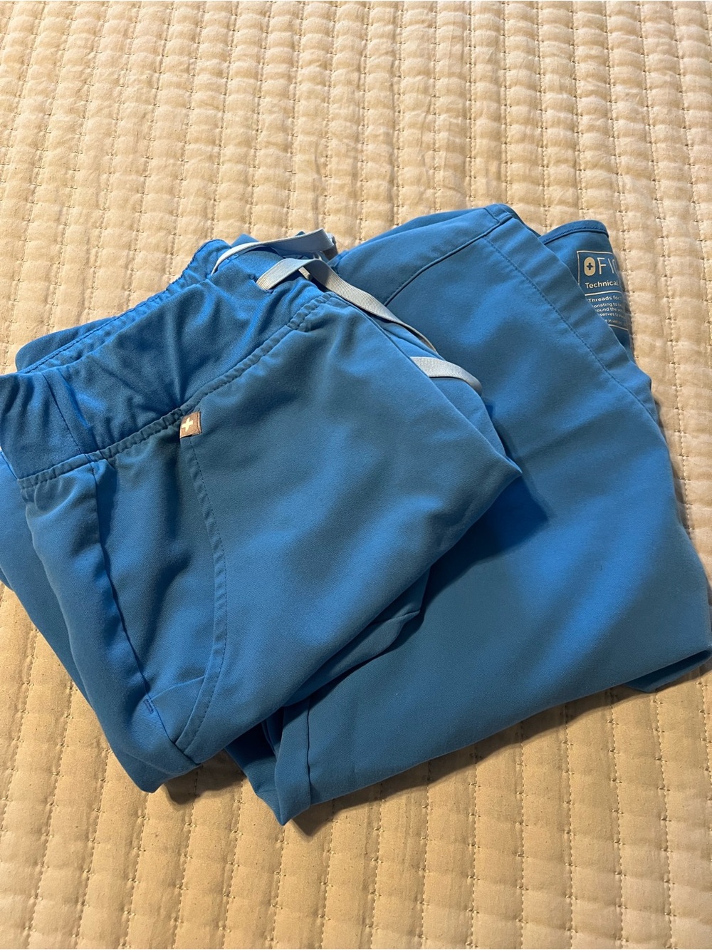 Figs Capri Scrub Set